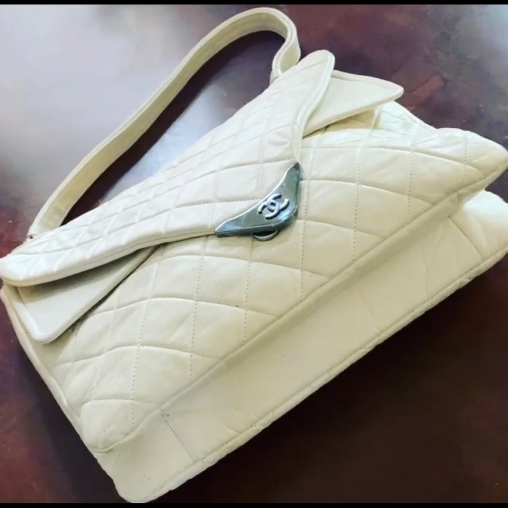 Rare limited edition Authentic Chanel CC oversized Quilted Lambskin Bag